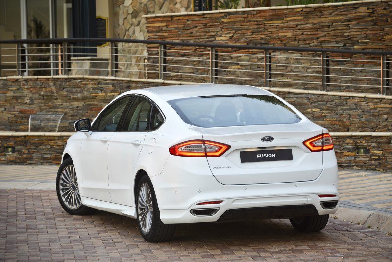up39516-Ford_Fusion_Rear.jpg