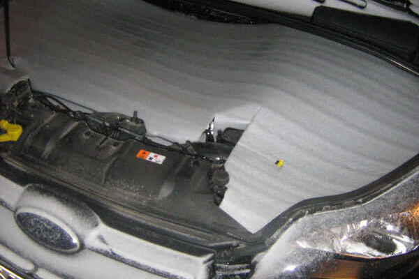 Чем закрыть радиатор автомобиля на зиму и так ли это надо?
