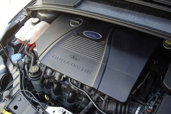Крышка двигателя Форд Фокус-2 75-100 лс декоративная, 306504688
