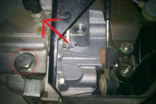 Слив и замена масла в механической коробке передач Ford Focus 2
