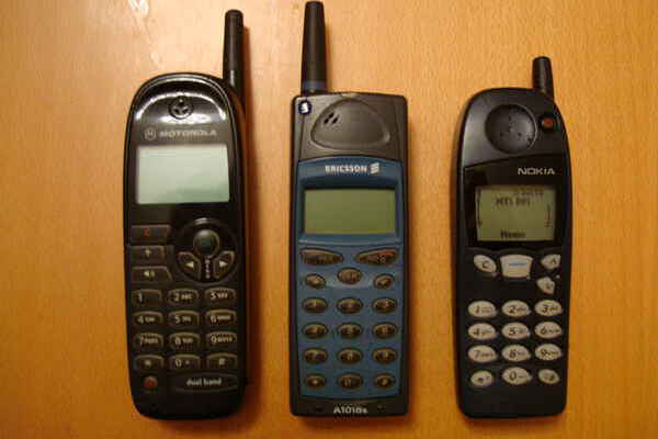 15 легендарных телефонов начала 2000-х