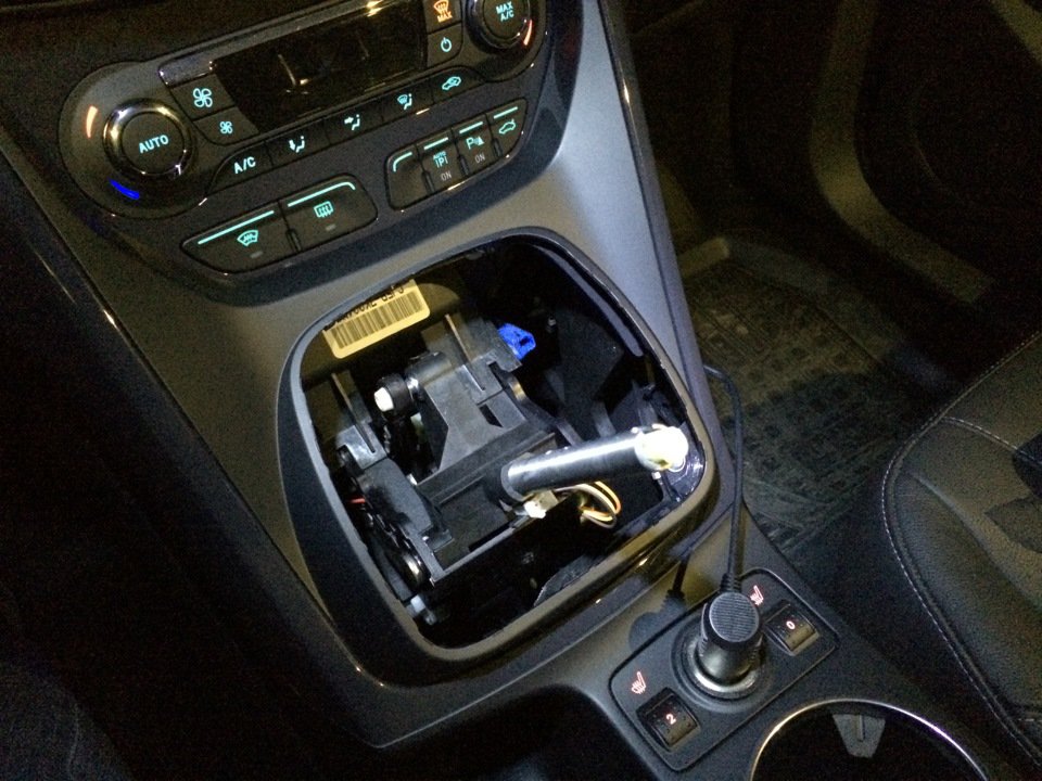 ABS, Traction Control, Stability Control, ESP (с. 7) Ford Kuga 2