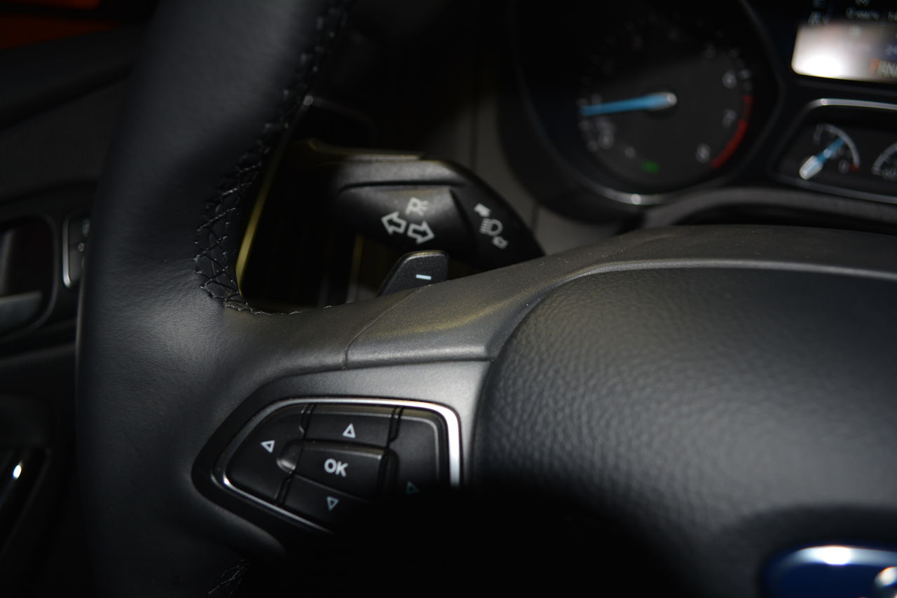 Подрулевые лепестки переключения передач - Ford Focus 3
