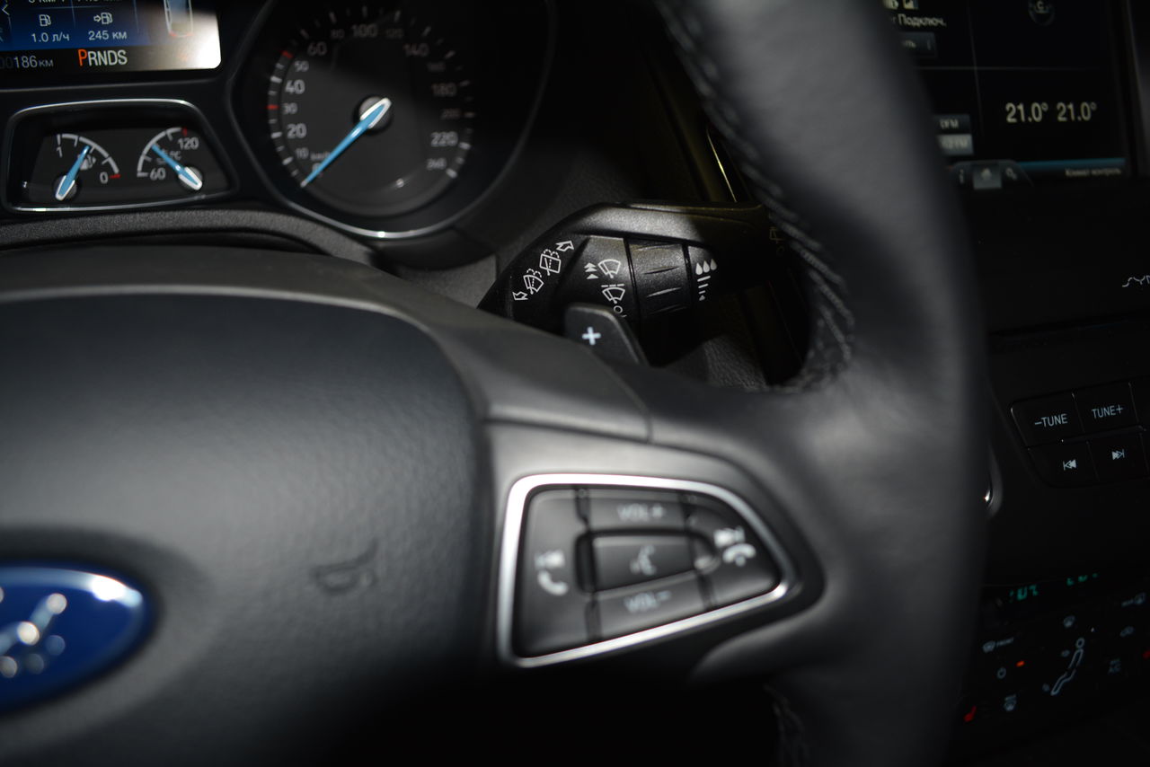 Подрулевые лепестки переключения передач - Ford Focus 3