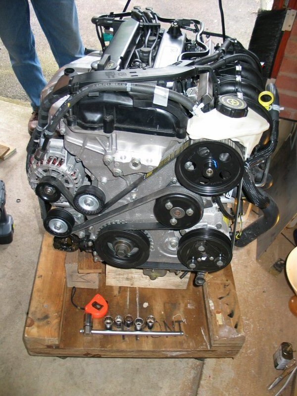 Сборка двигателя форд. Ford Duratec 2.0. Двигатель дюратек 2.0. Двигатель Форд дюратек 2.0. Duratec he 2.0 приводной ремень.